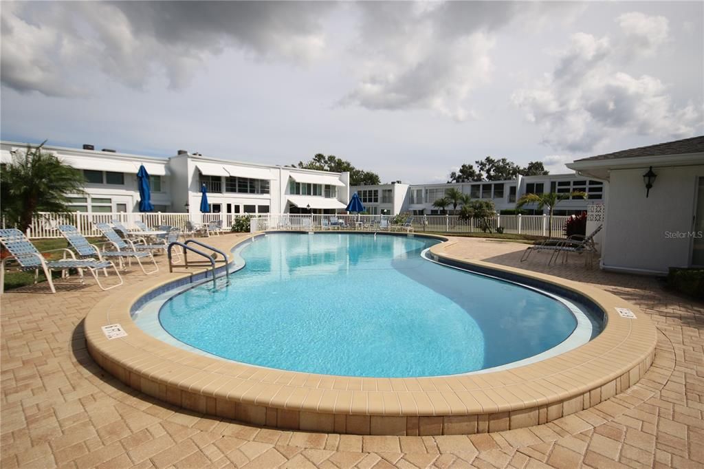 合同活跃: $1,500 (2 贝兹, 2 浴室, 1270 平方英尺)