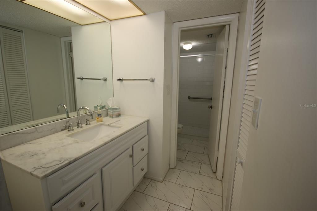 合同活跃: $1,500 (2 贝兹, 2 浴室, 1270 平方英尺)