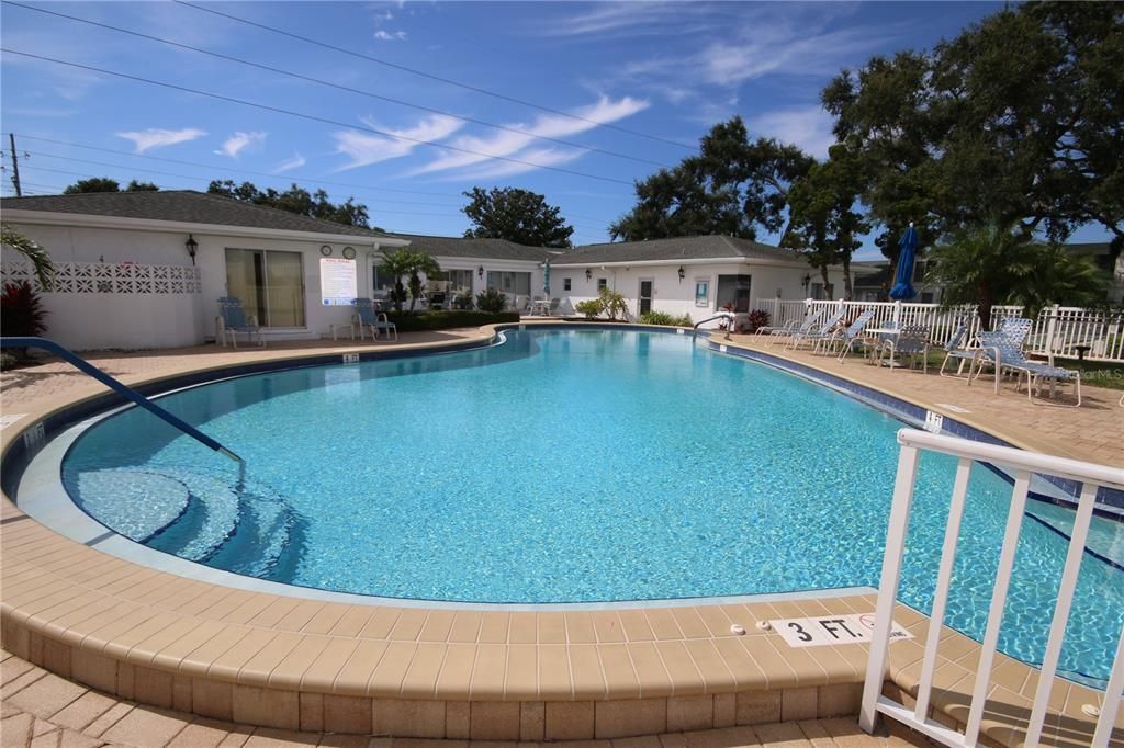 合同活跃: $1,500 (2 贝兹, 2 浴室, 1270 平方英尺)