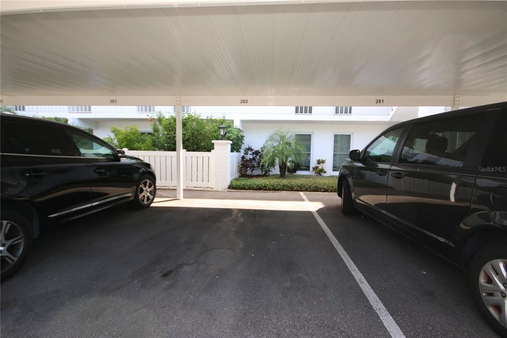 合同活跃: $1,500 (2 贝兹, 2 浴室, 1270 平方英尺)