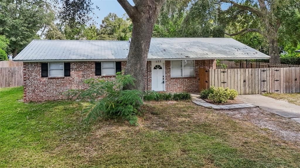 待售: $194,990 (3 贝兹, 1 浴室, 960 平方英尺)