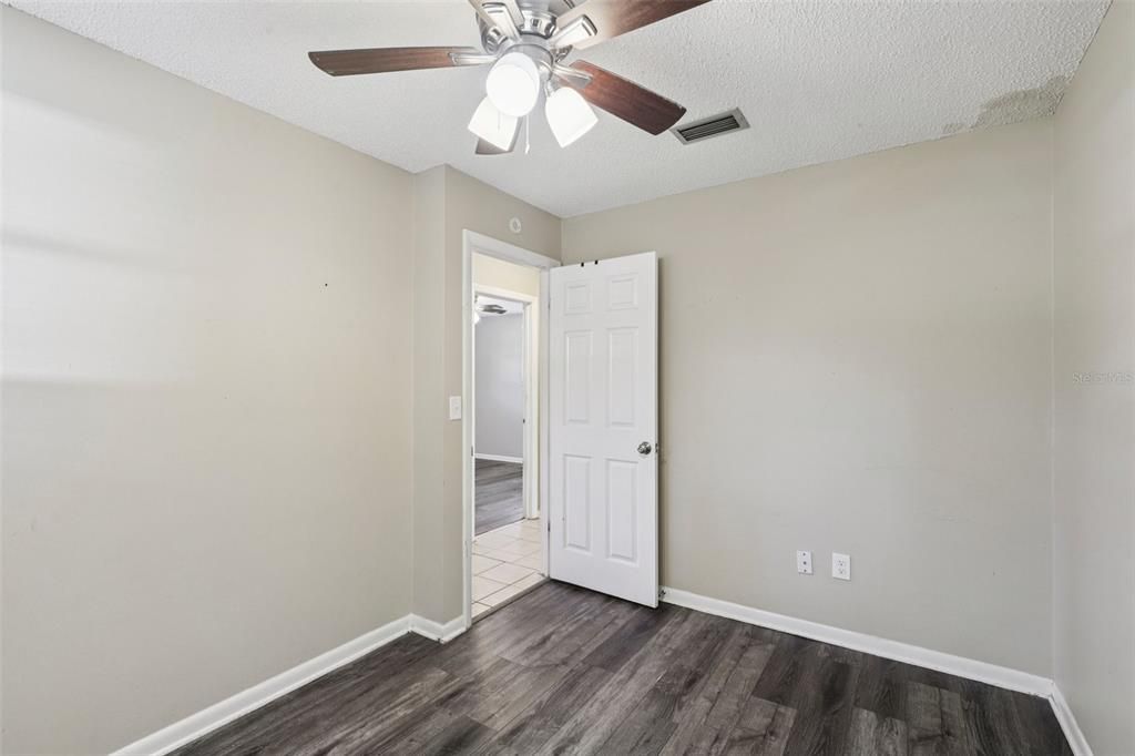 待售: $194,990 (3 贝兹, 1 浴室, 960 平方英尺)