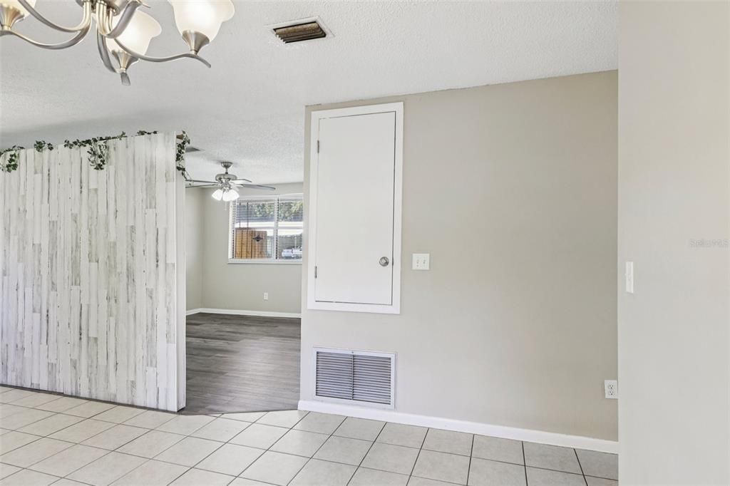 待售: $194,990 (3 贝兹, 1 浴室, 960 平方英尺)