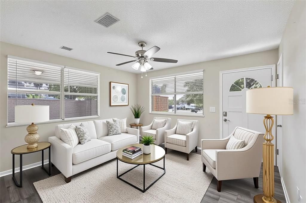 待售: $194,990 (3 贝兹, 1 浴室, 960 平方英尺)