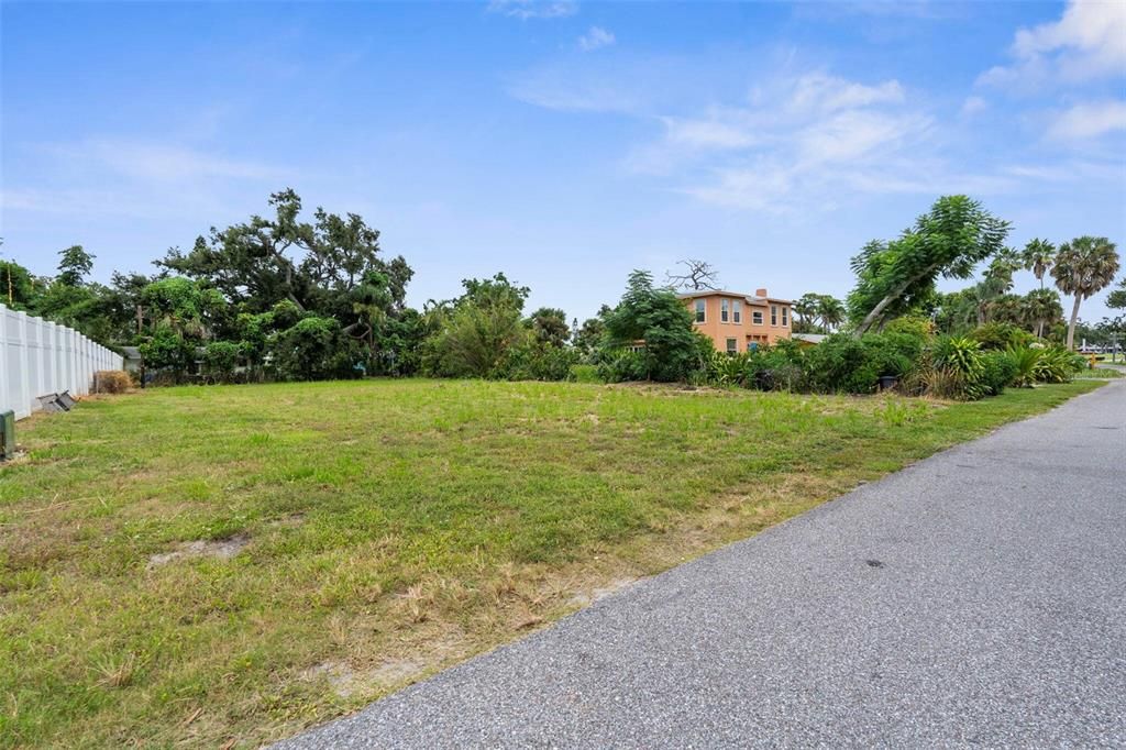 En Venta: $249,000 (0.19 acres)