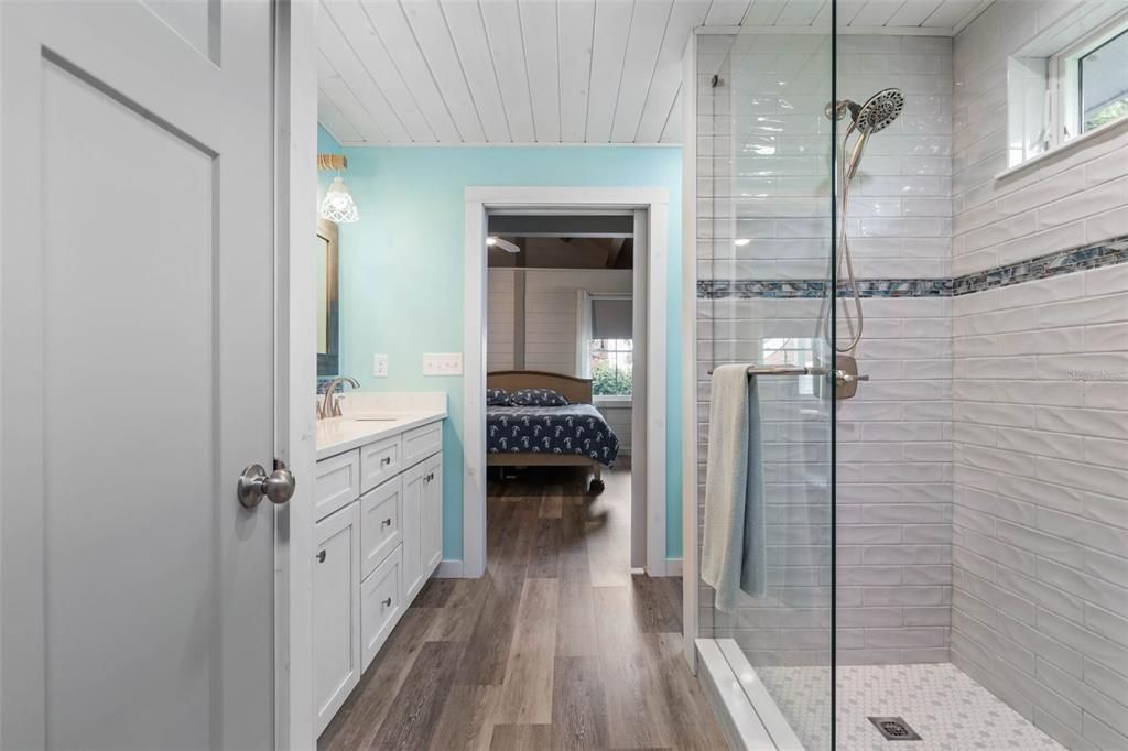 Под контрактом: $699,000 (3 спален, 2 ванн, 1333 Квадратных фут)