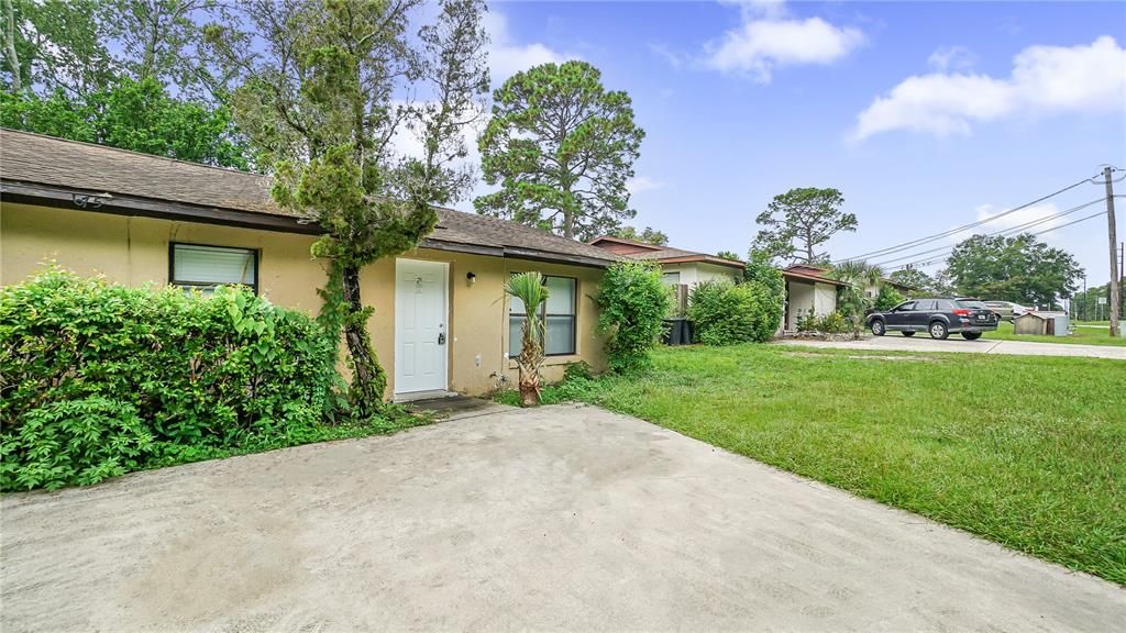 For Rent: $1,300 (2 beds, 1 baths, 812 Square Feet)