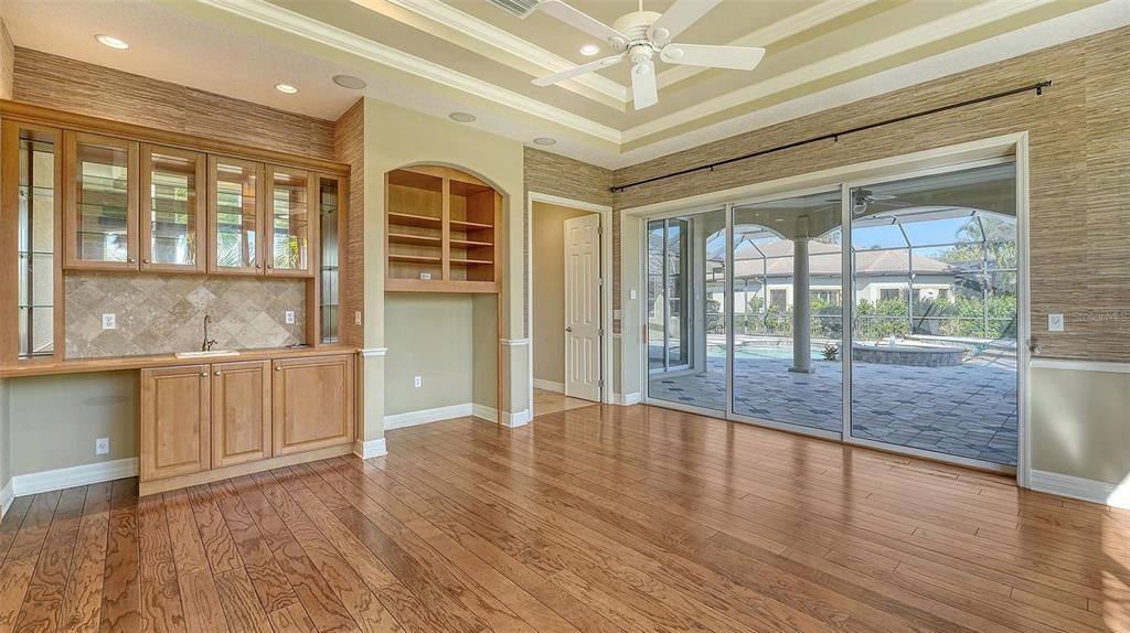 En Venta: $1,799,000 (3 camas, 3 baños, 3778 Pies cuadrados)