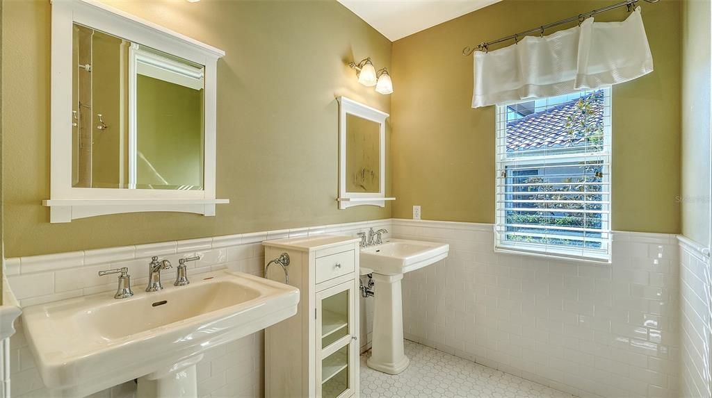 En Venta: $1,799,000 (3 camas, 3 baños, 3778 Pies cuadrados)