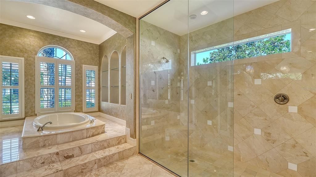 En Venta: $1,799,000 (3 camas, 3 baños, 3778 Pies cuadrados)