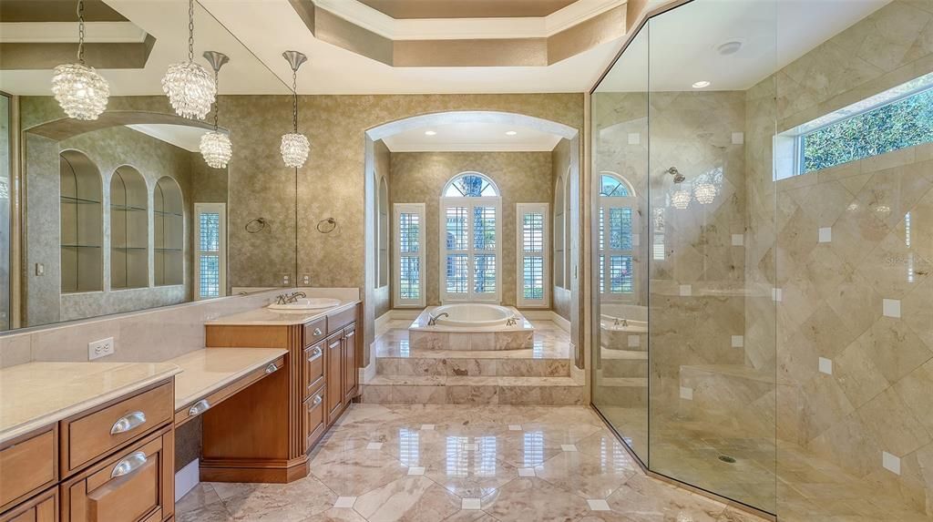 En Venta: $1,799,000 (3 camas, 3 baños, 3778 Pies cuadrados)