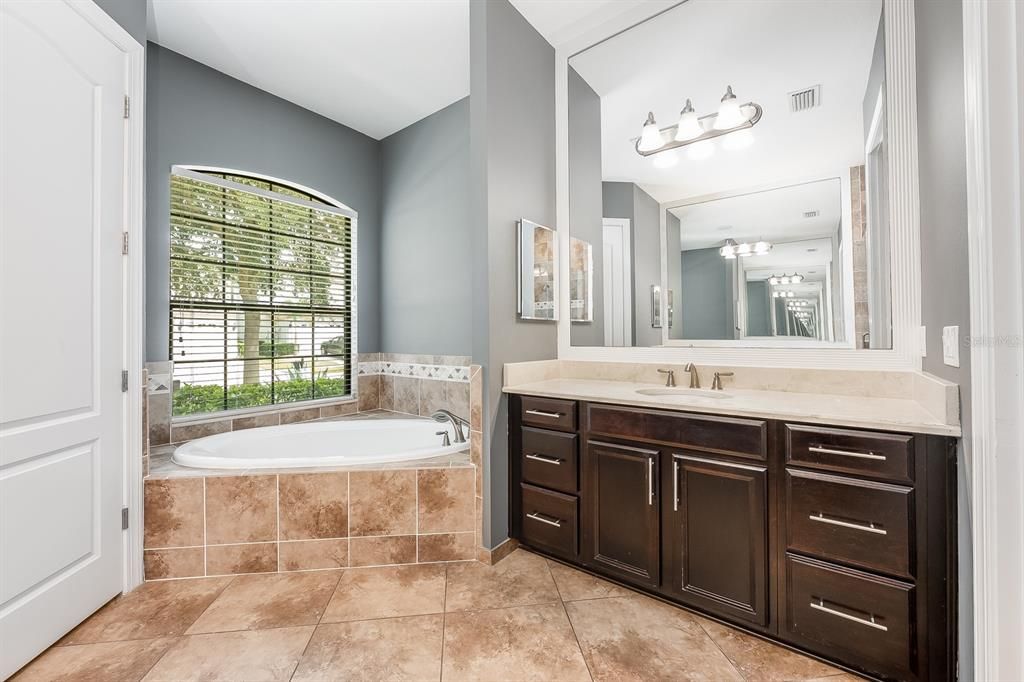 For Sale: $1,350,000 (6 beds, 5 baths, 4125 Square Feet)