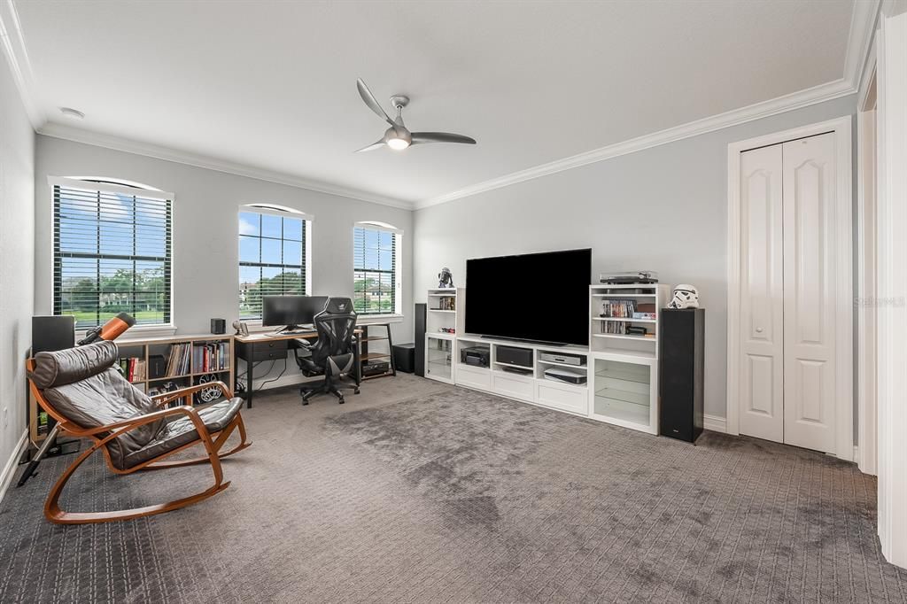 For Sale: $1,350,000 (6 beds, 5 baths, 4125 Square Feet)