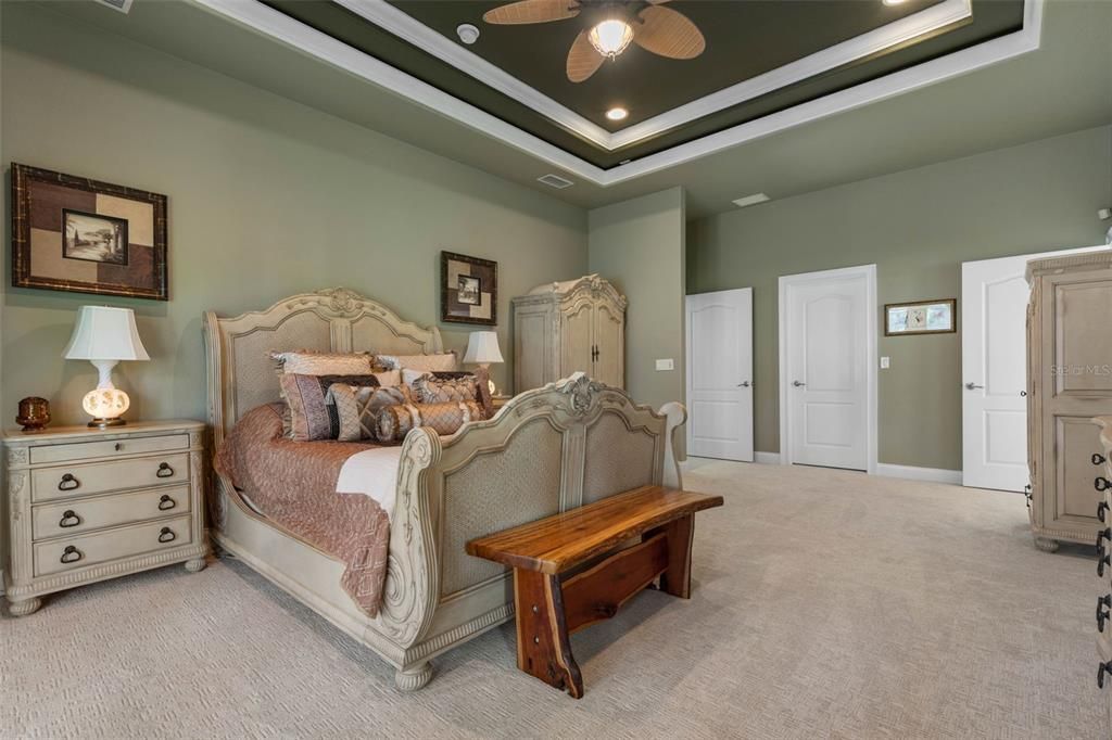 For Sale: $825,000 (5 beds, 4 baths, 3300 Square Feet)