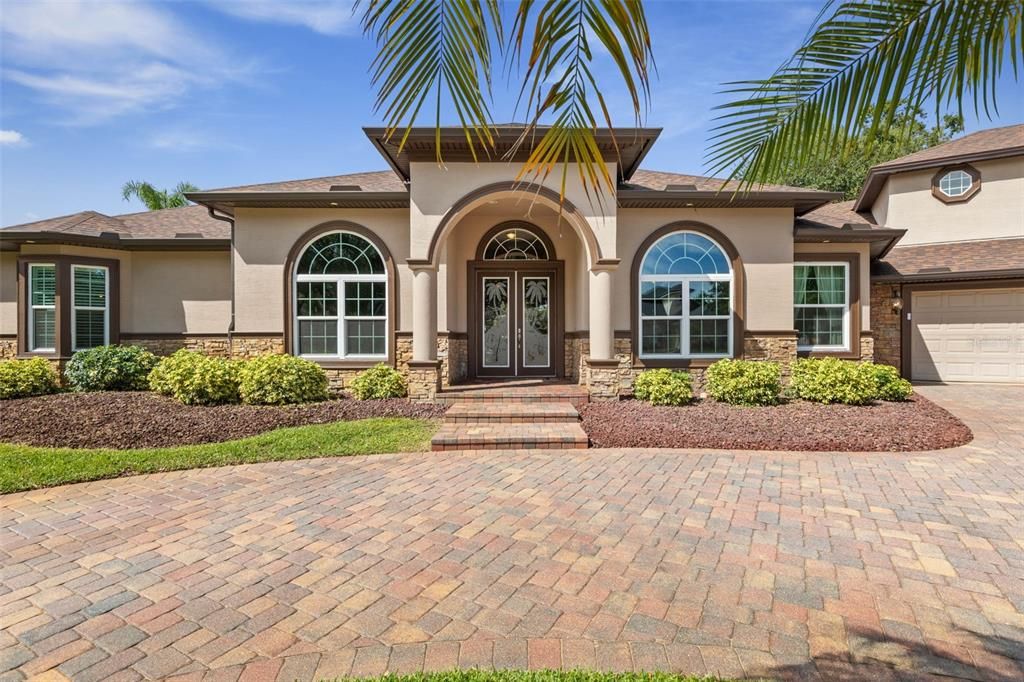 For Sale: $825,000 (5 beds, 4 baths, 3300 Square Feet)