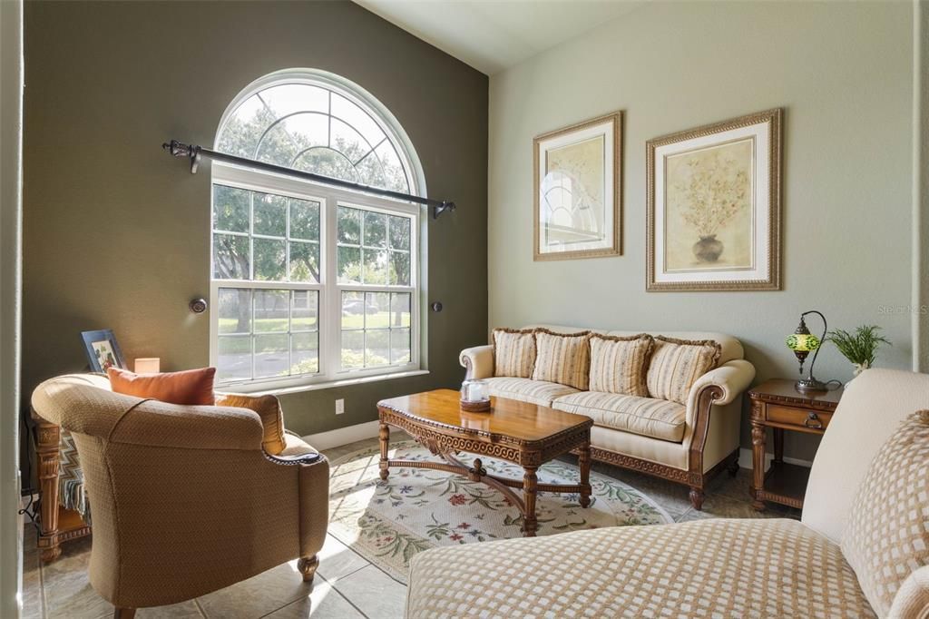 For Sale: $825,000 (5 beds, 4 baths, 3300 Square Feet)