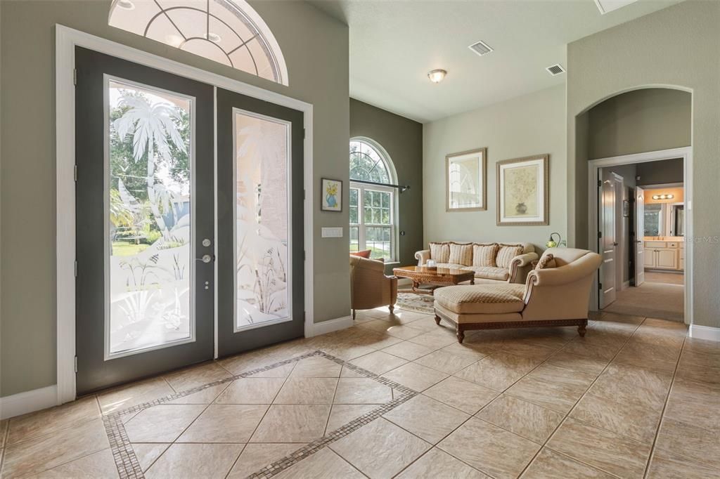 For Sale: $825,000 (5 beds, 4 baths, 3300 Square Feet)