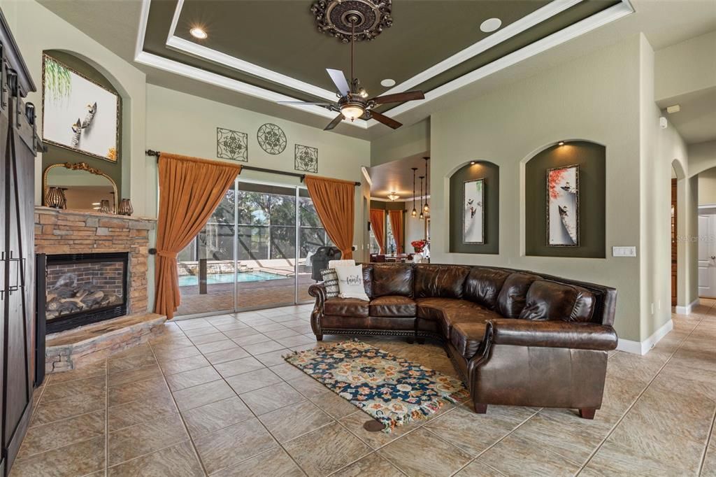 For Sale: $825,000 (5 beds, 4 baths, 3300 Square Feet)