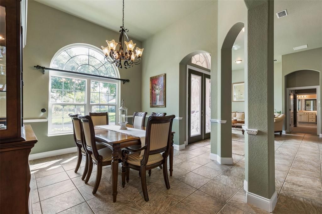 For Sale: $825,000 (5 beds, 4 baths, 3300 Square Feet)