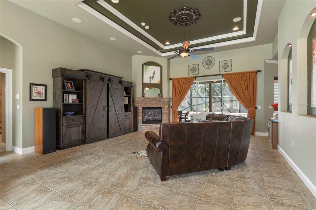 For Sale: $825,000 (5 beds, 4 baths, 3300 Square Feet)