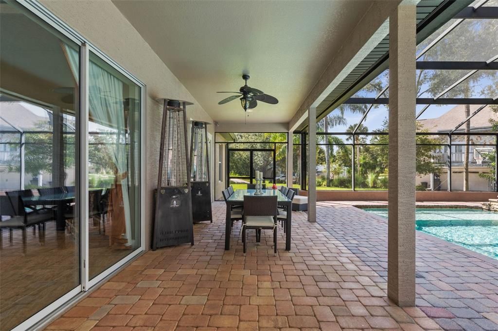 For Sale: $825,000 (5 beds, 4 baths, 3300 Square Feet)