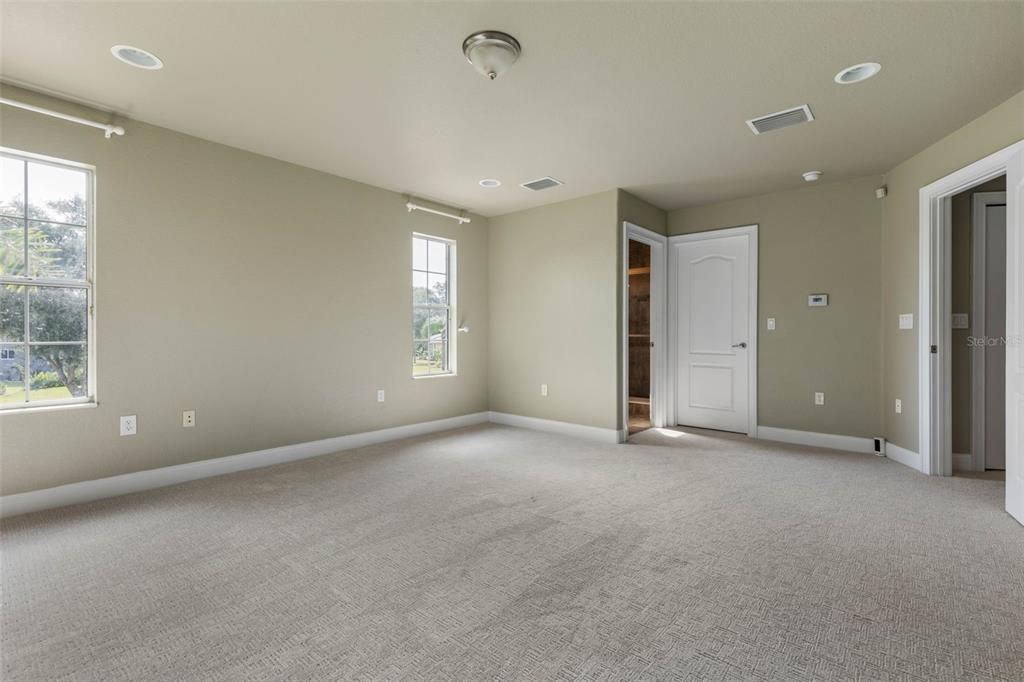 For Sale: $825,000 (5 beds, 4 baths, 3300 Square Feet)