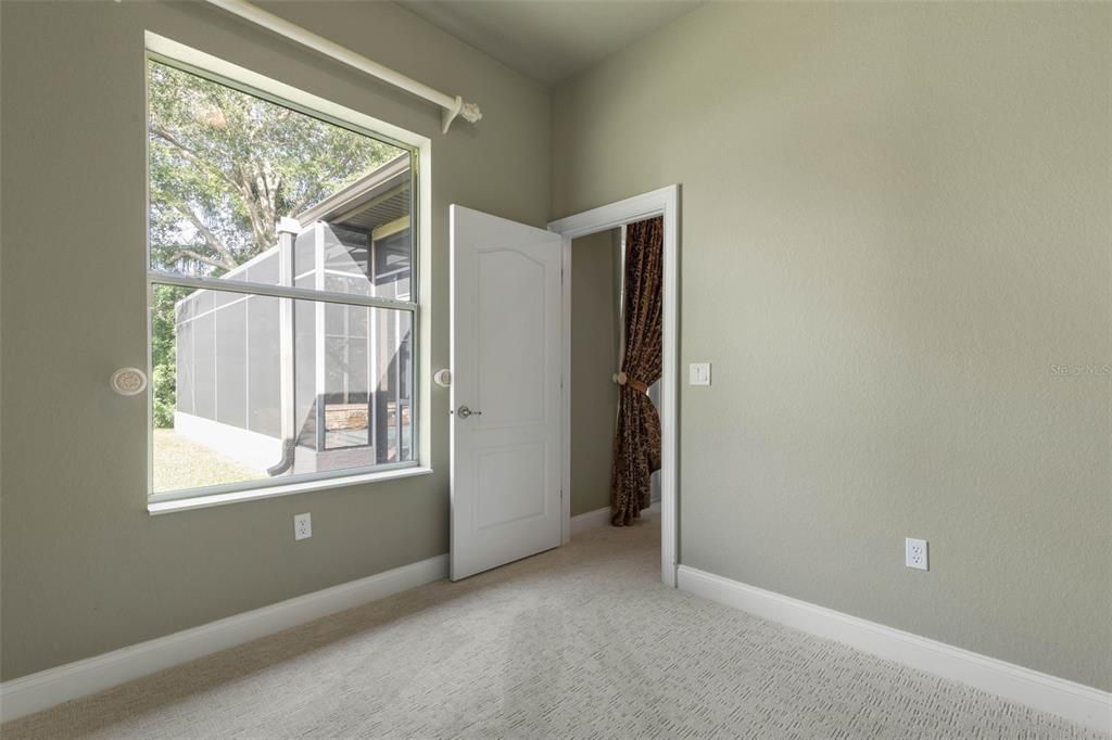 For Sale: $825,000 (5 beds, 4 baths, 3300 Square Feet)