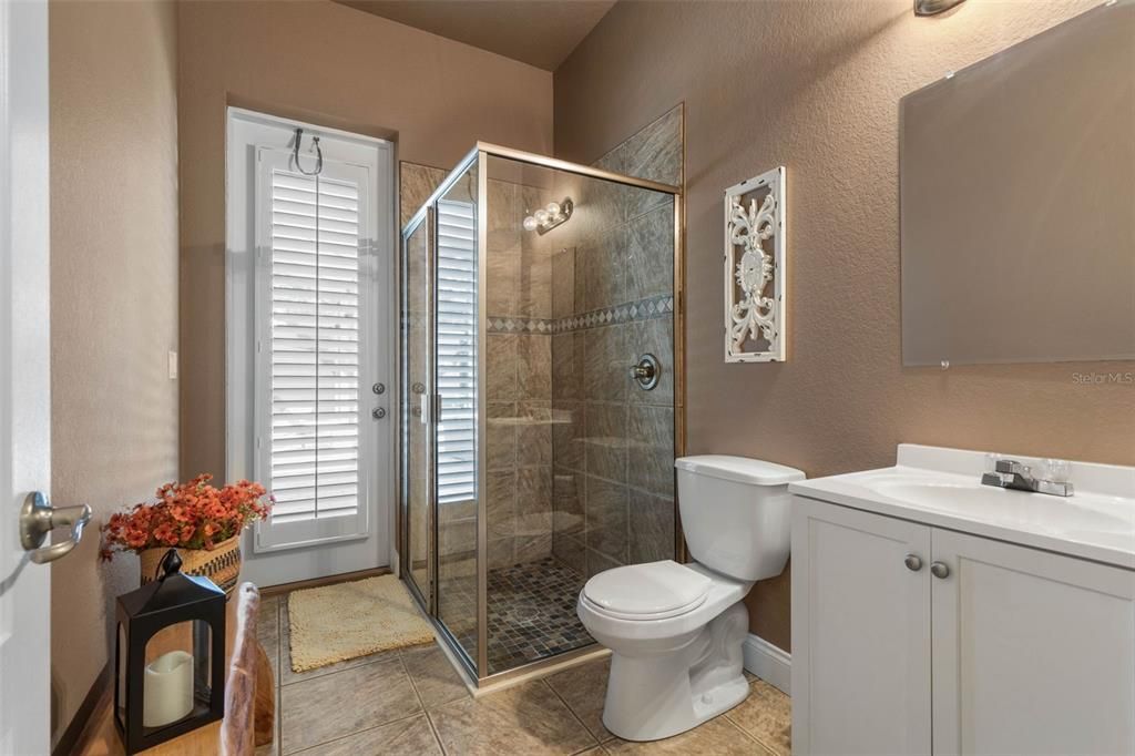 For Sale: $825,000 (5 beds, 4 baths, 3300 Square Feet)