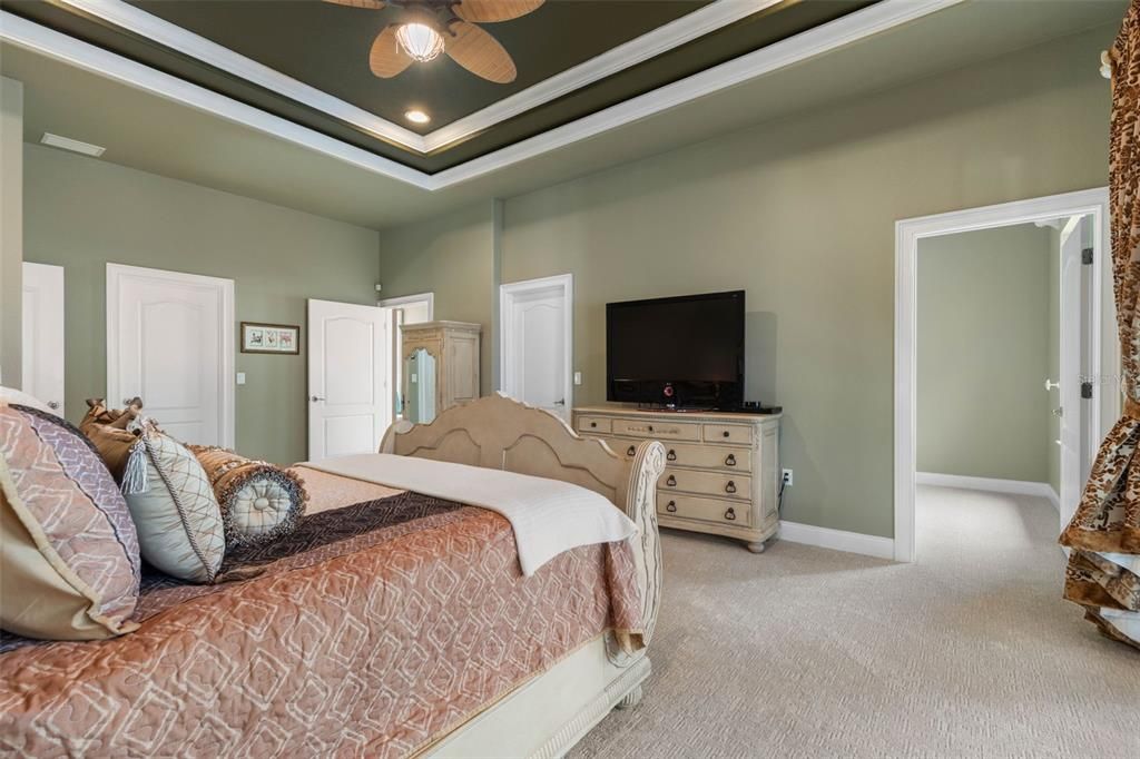 For Sale: $825,000 (5 beds, 4 baths, 3300 Square Feet)