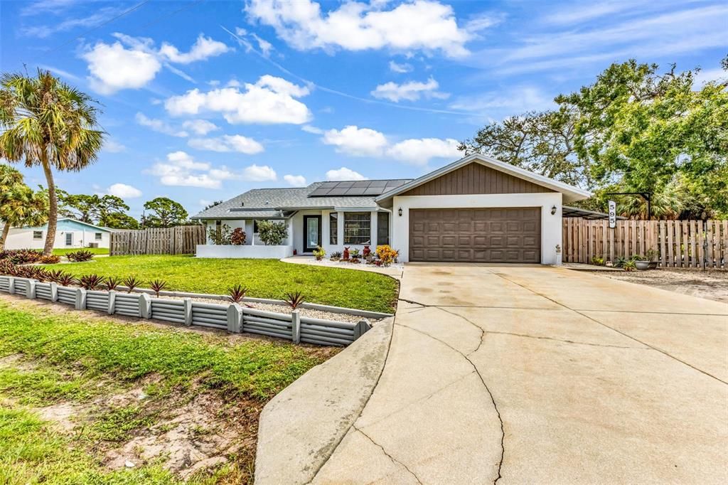 Recently Sold: $440,000 (3 beds, 2 baths, 1756 Square Feet)