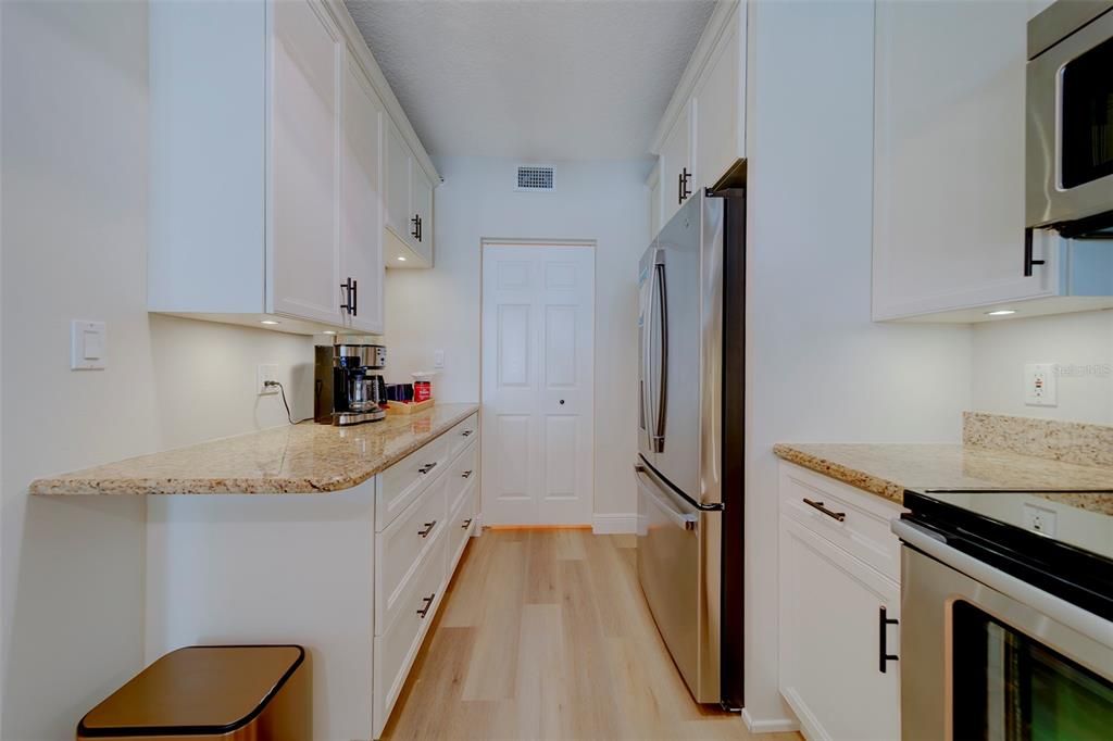 For Rent: $9,500 (3 beds, 2 baths, 1435 Square Feet)