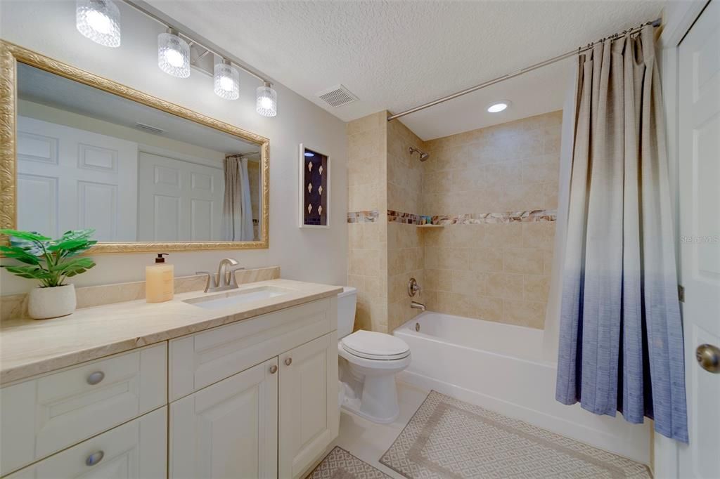 For Rent: $9,500 (3 beds, 2 baths, 1435 Square Feet)