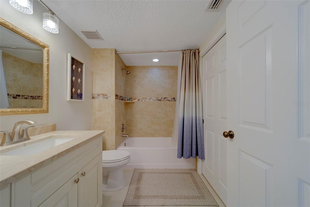 For Rent: $9,500 (3 beds, 2 baths, 1435 Square Feet)