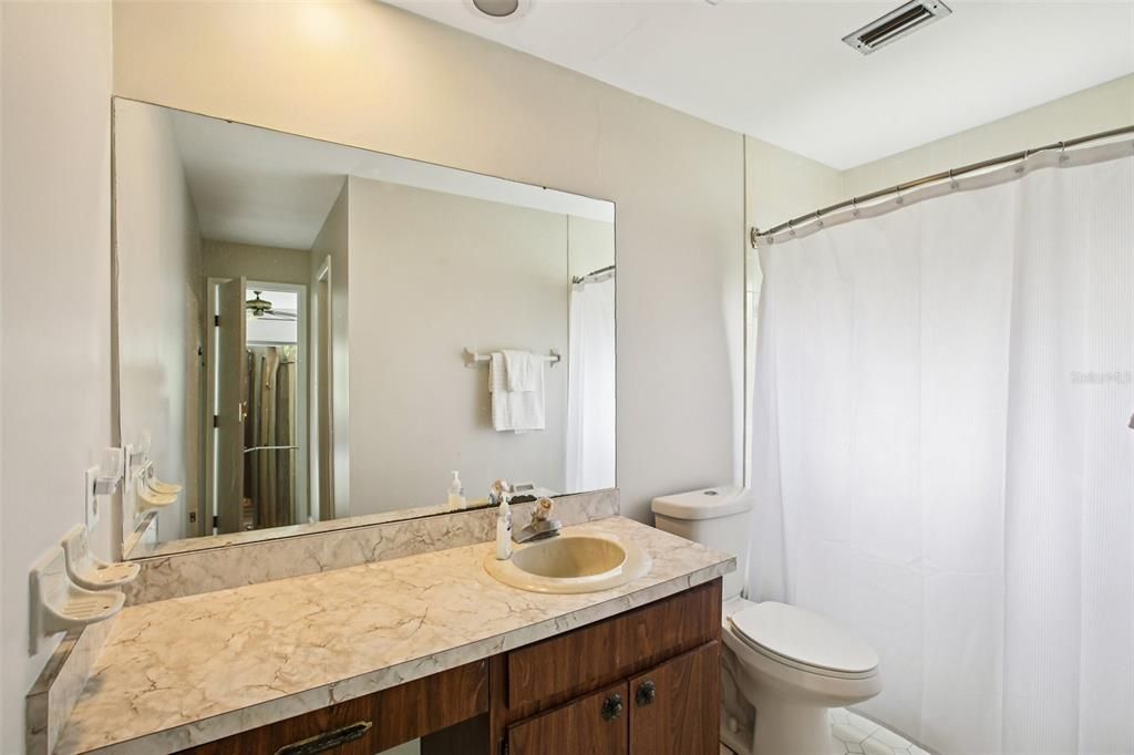 For Sale: $599,999 (3 beds, 3 baths, 2850 Square Feet)