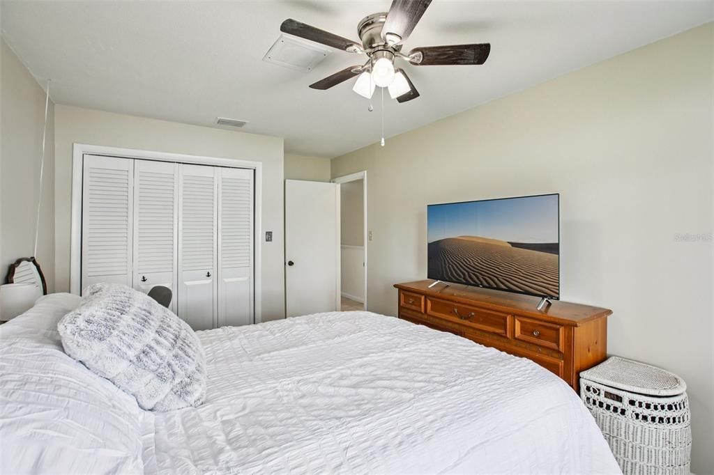 For Sale: $599,999 (3 beds, 3 baths, 2850 Square Feet)