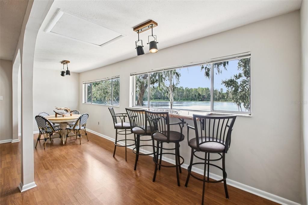 For Sale: $599,999 (3 beds, 3 baths, 2850 Square Feet)