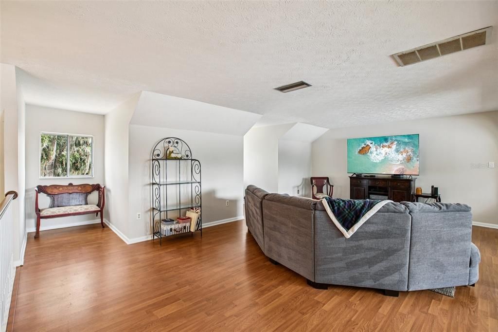 For Sale: $599,999 (3 beds, 3 baths, 2850 Square Feet)