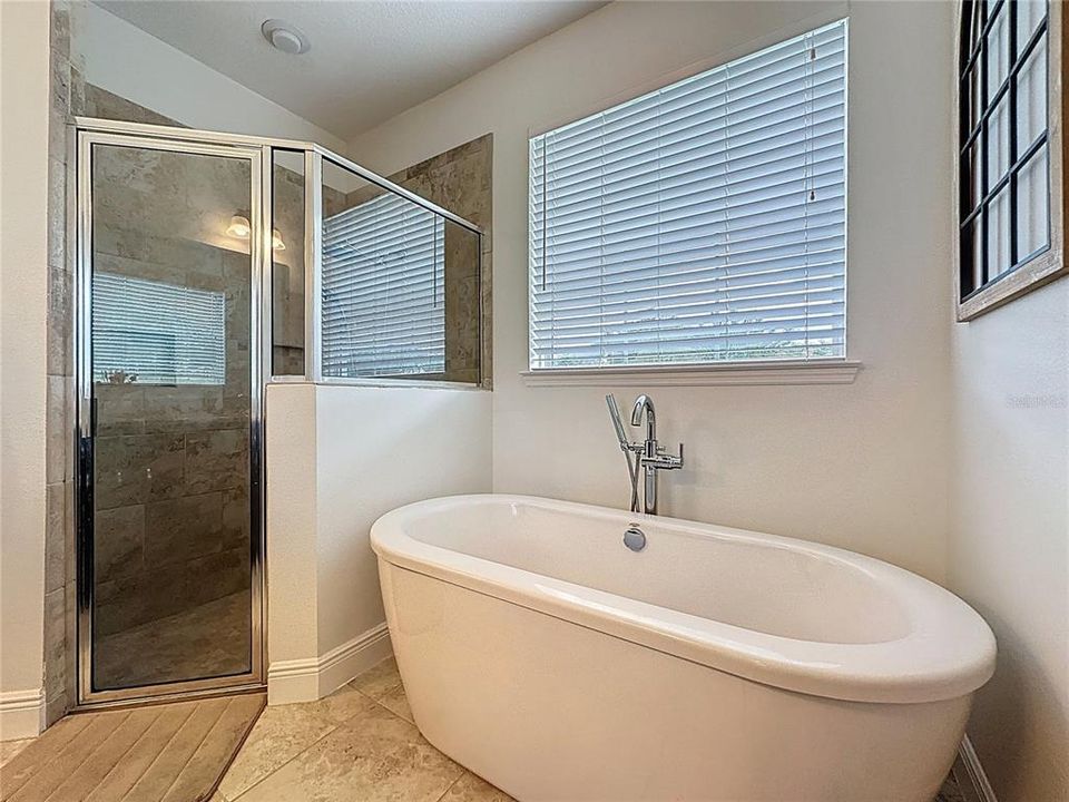 На продажу: $1,065,000 (4 спален, 3 ванн, 2221 Квадратных фут)