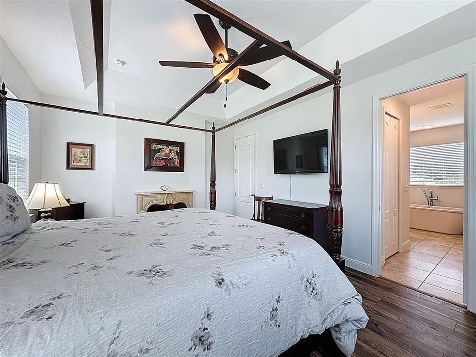 На продажу: $1,065,000 (4 спален, 3 ванн, 2221 Квадратных фут)