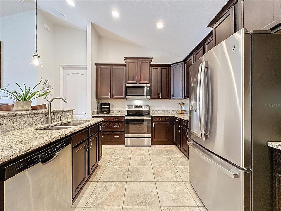 На продажу: $1,065,000 (4 спален, 3 ванн, 2221 Квадратных фут)