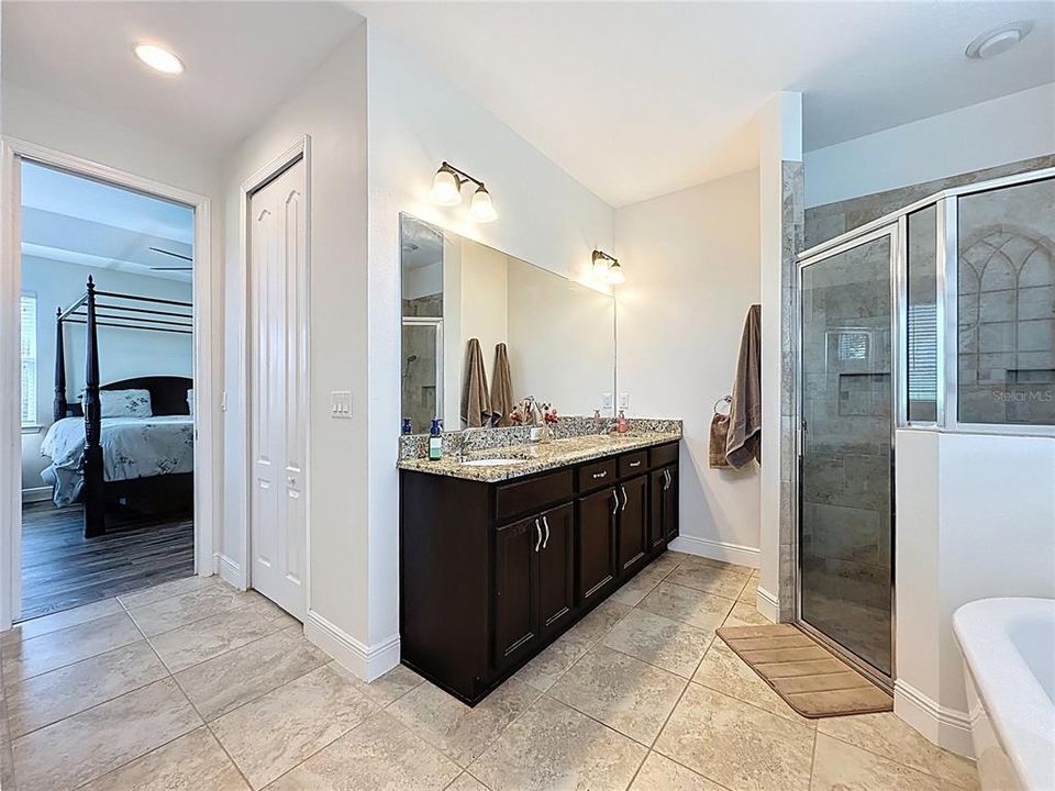 На продажу: $1,065,000 (4 спален, 3 ванн, 2221 Квадратных фут)