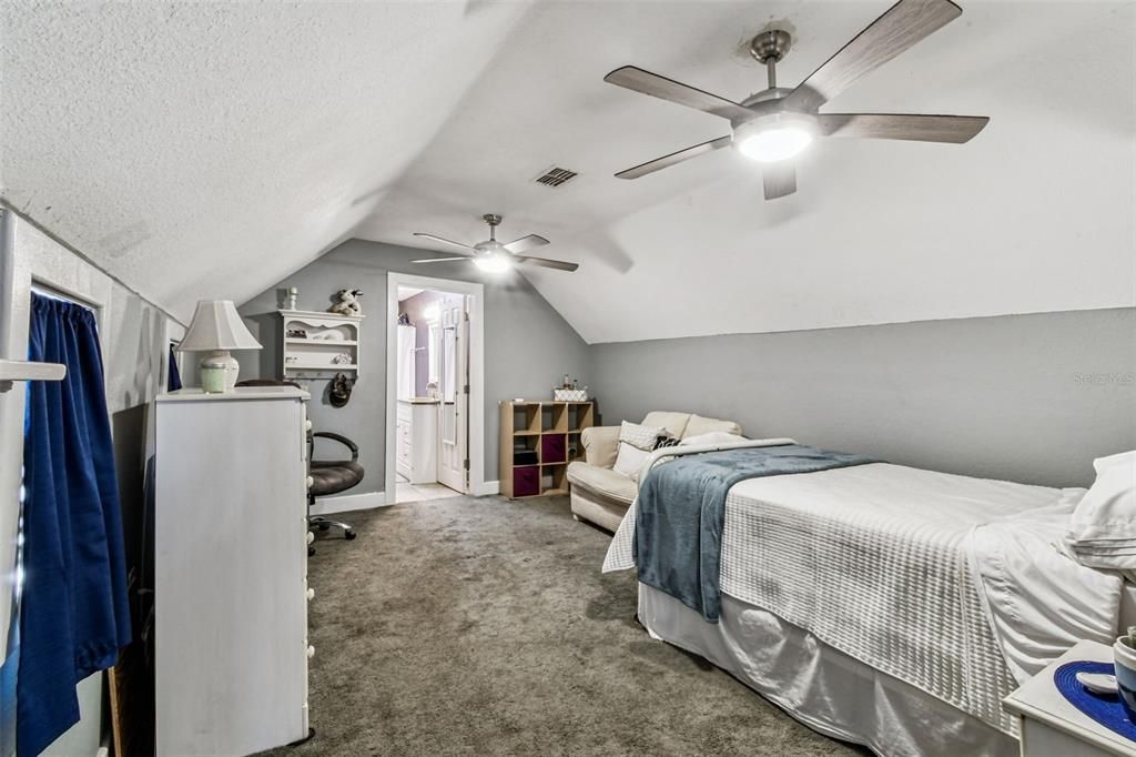 На продажу: $975,000 (5 спален, 4 ванн, 4418 Квадратных фут)