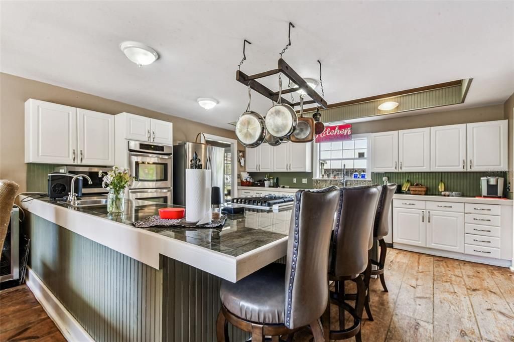 На продажу: $975,000 (5 спален, 4 ванн, 4418 Квадратных фут)