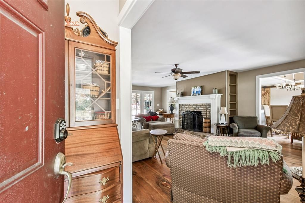 На продажу: $975,000 (5 спален, 4 ванн, 4418 Квадратных фут)