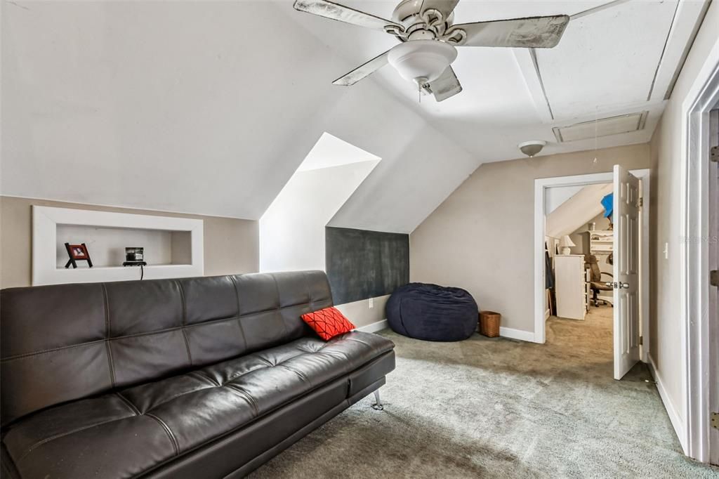 На продажу: $975,000 (5 спален, 4 ванн, 4418 Квадратных фут)