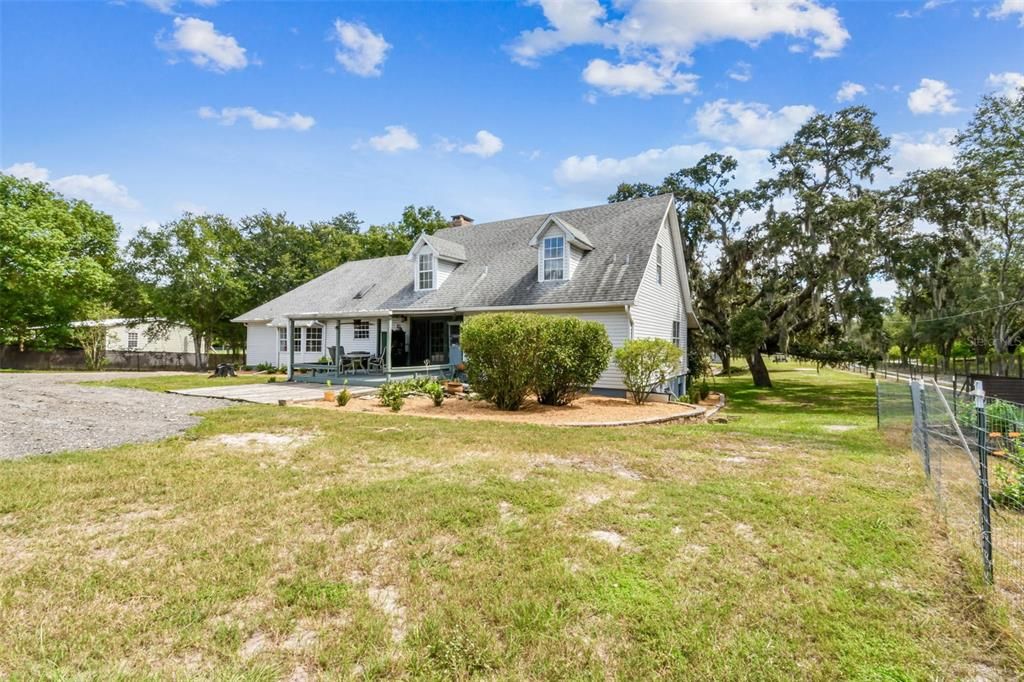 На продажу: $975,000 (5 спален, 4 ванн, 4418 Квадратных фут)