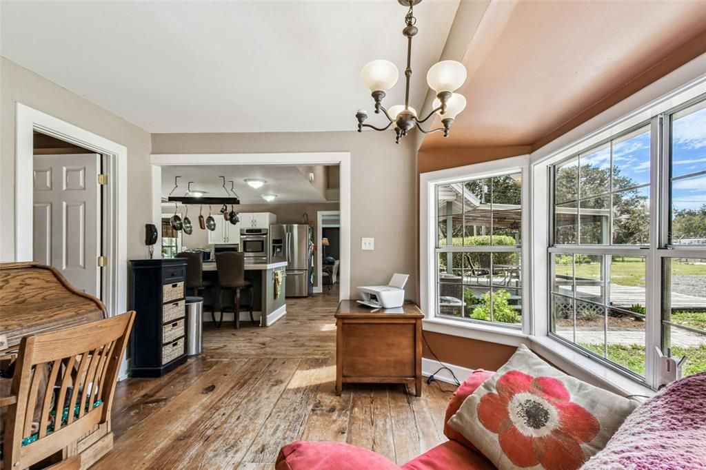 На продажу: $975,000 (5 спален, 4 ванн, 4418 Квадратных фут)