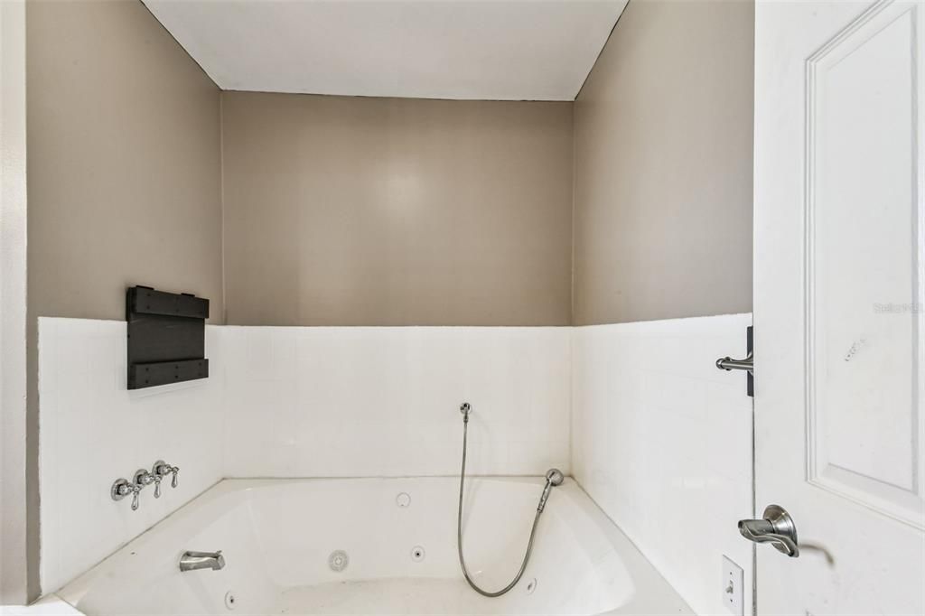 На продажу: $975,000 (5 спален, 4 ванн, 4418 Квадратных фут)