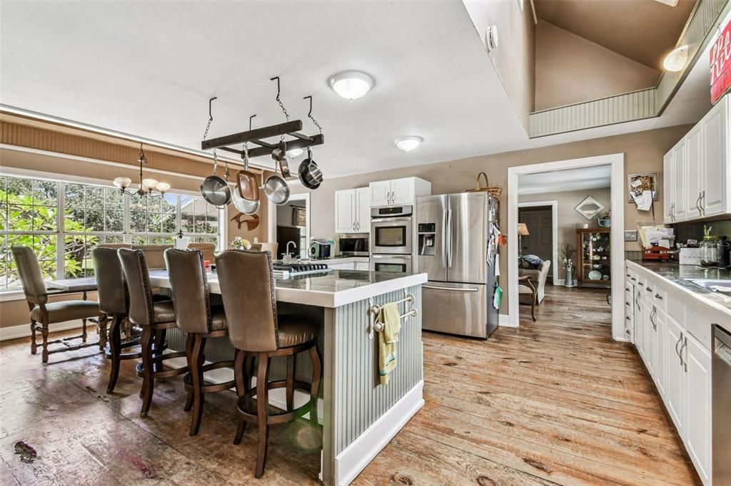 На продажу: $975,000 (5 спален, 4 ванн, 4418 Квадратных фут)