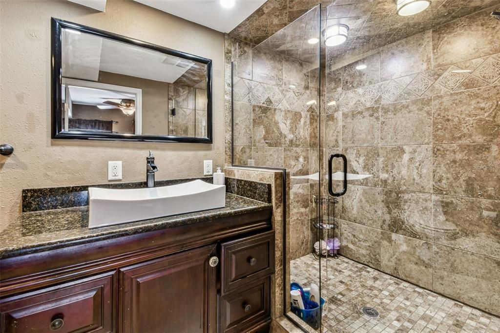 На продажу: $975,000 (5 спален, 4 ванн, 4418 Квадратных фут)